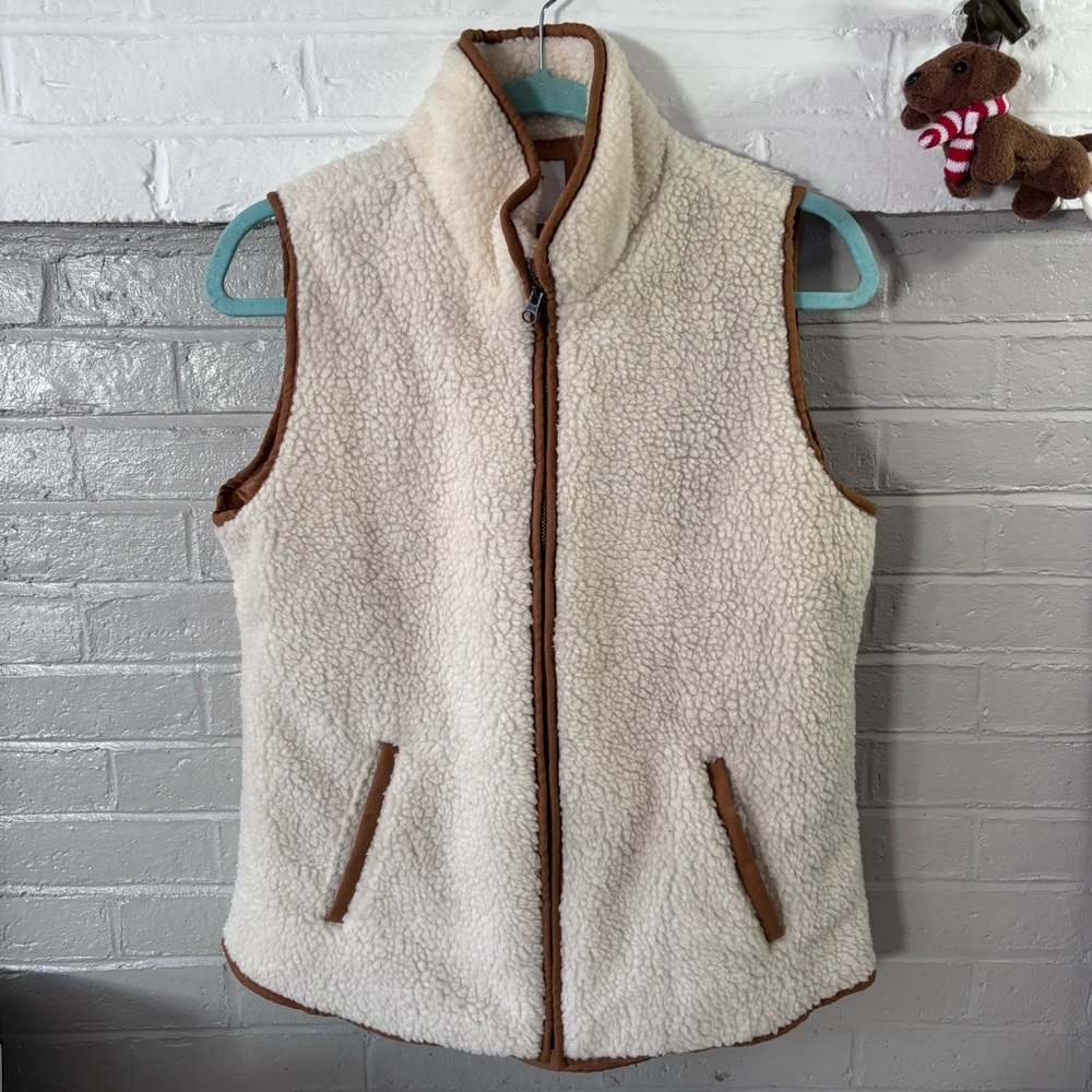 Like new: old navy Sherpa vest